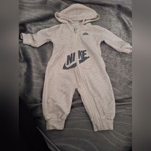 Nike Pajamas with Hoodie, size 6 months